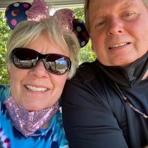 Meet your Posher, Elaine